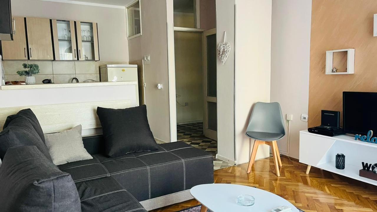 Majdini Clock Tower Apartman 波德戈里察 外观 照片