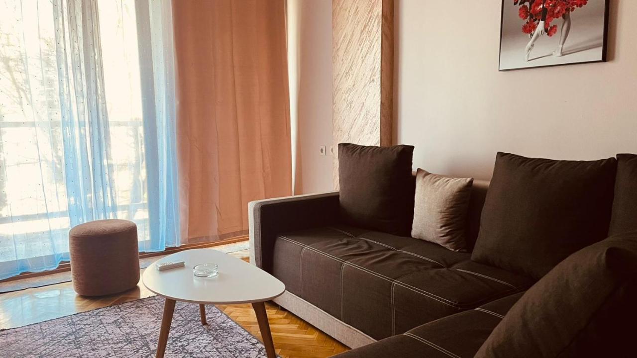 Majdini Clock Tower Apartman 波德戈里察 外观 照片