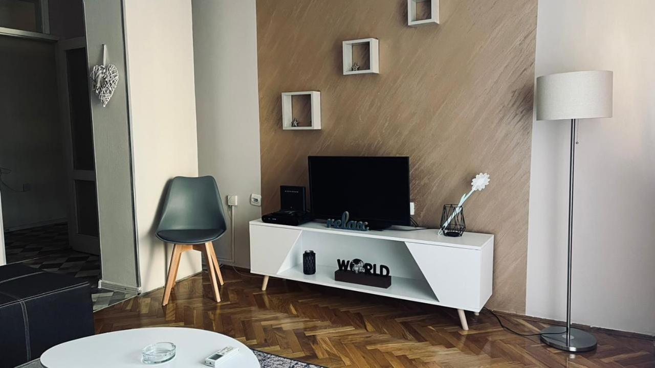 Majdini Clock Tower Apartman 波德戈里察 外观 照片